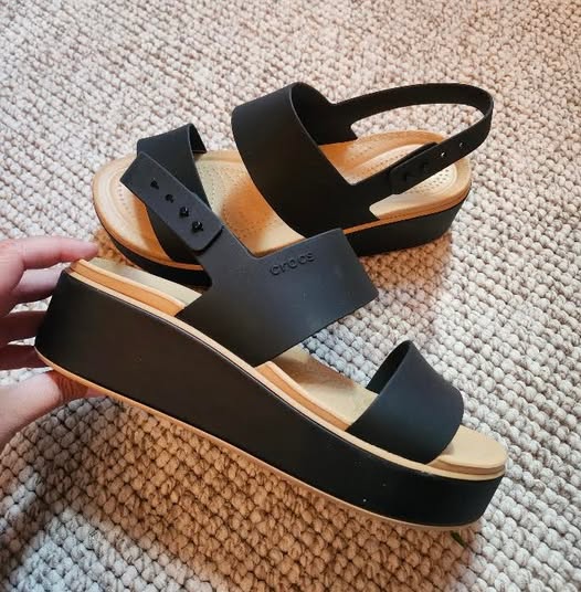 Crocs Brooklyn Sandals 